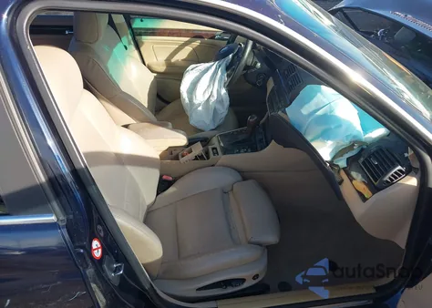 2002 BMW 330I z USA, uszkodzony, nr VIN WBAEV53402KM22129